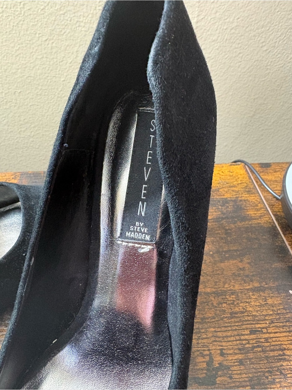 Steve Madden Black Suede Pointed Toe Pumps - Picture 6 of 8